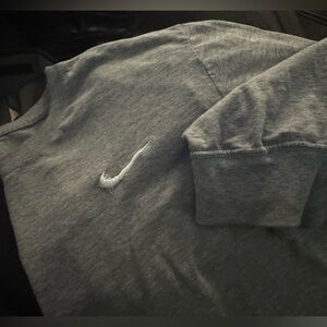 Nike Men's Long Sleeve Gray Tee